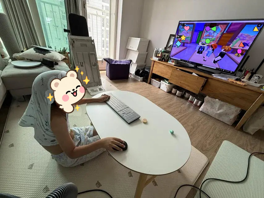 거실에서 시작한 에어컨 청소 작업입니다