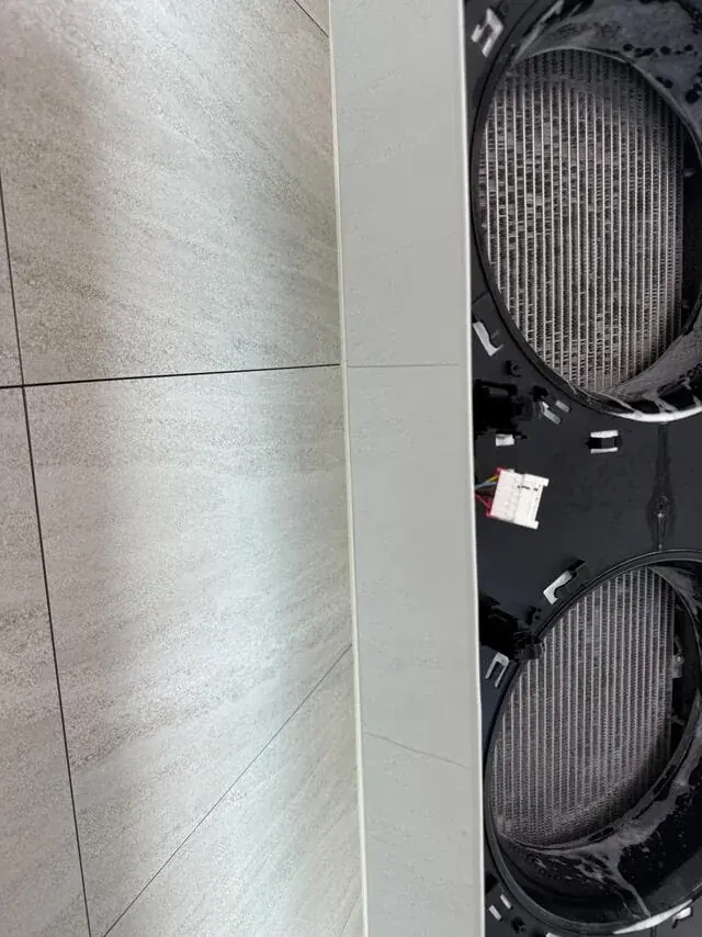 모델 AF17A7974FZN 외관·루버·센서부 클리닝 디테일 사진